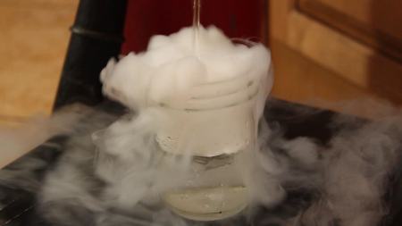 چگونگی ایجاد دود یا مه مصنوعی با یخ خشک و آب